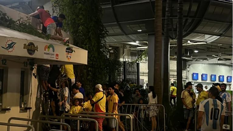 Argentina: ने भीड़ के हंगामे से बाधित मैच में रिकॉर्ड 16वीं बार कोपा अमेरिका जीता। Argentina