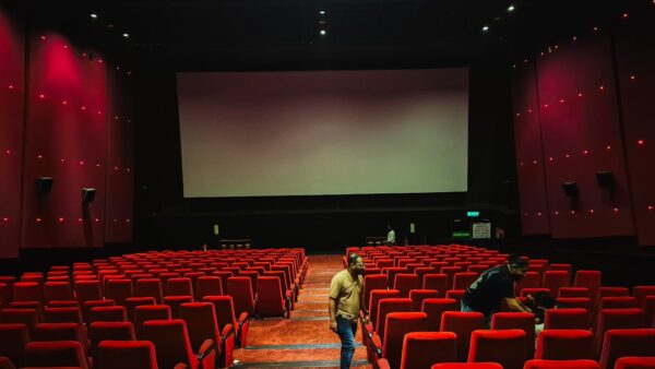 Dhamaal 4 Movie Review: कमजोर VFX और फीकी कॉमेडी ने बिगाड़ा मजा, जानें कैसी है अजय देवगन की फिल्म