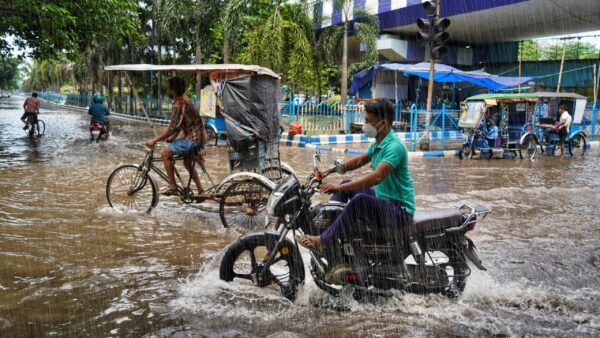 IMD Rain Alert 5 अगस्त 2026: असम-मेघालय में रेड अलर्ट, दिल्ली-यूपी समेत 19 राज्यों में भारी बारिश की चेतावनी